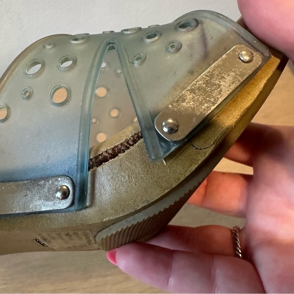 Fioni Y2K Jelly Kitten Heels. Tan and Light Blue. Size: 5. - Picture 9 of 9